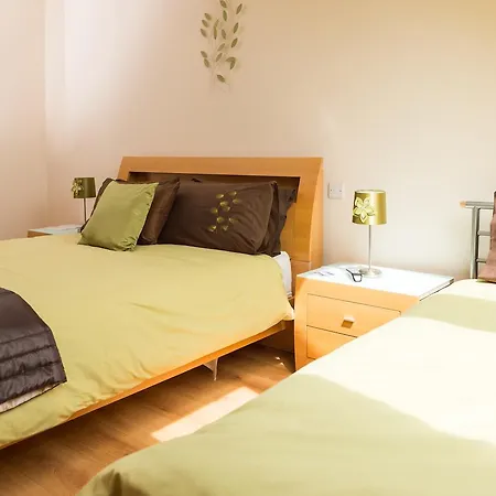Bed & Breakfast On The Rocks 3*