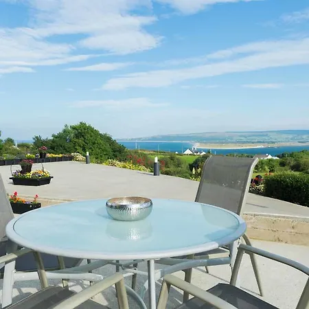 On The Rocks ベッド・アンド・ブレックファスト 3*