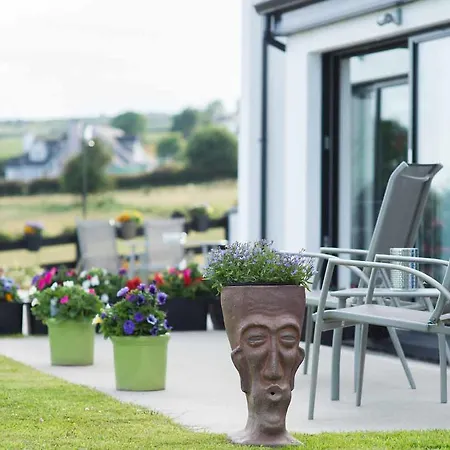 Bed & Breakfast On The Rocks Greencastle (Donegal)