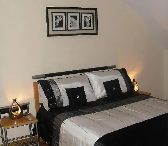 On The Rocks Bed & Breakfast 3*