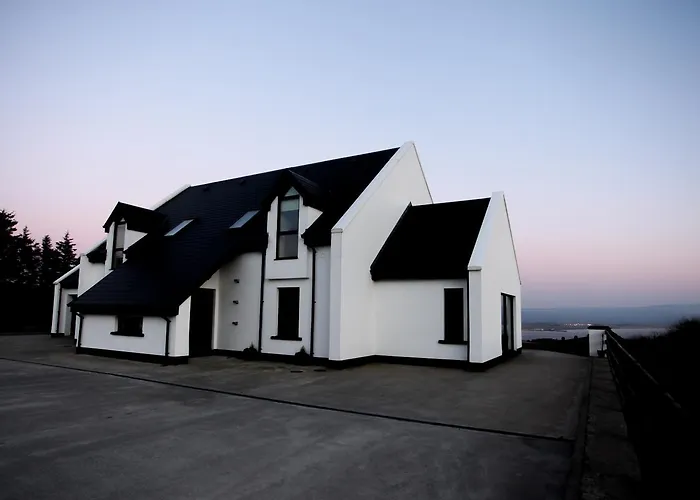 Bed & Breakfast On The Rocks 3*