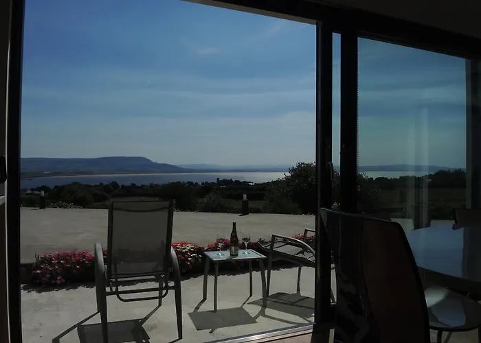 On The Rocks Bed & Breakfast